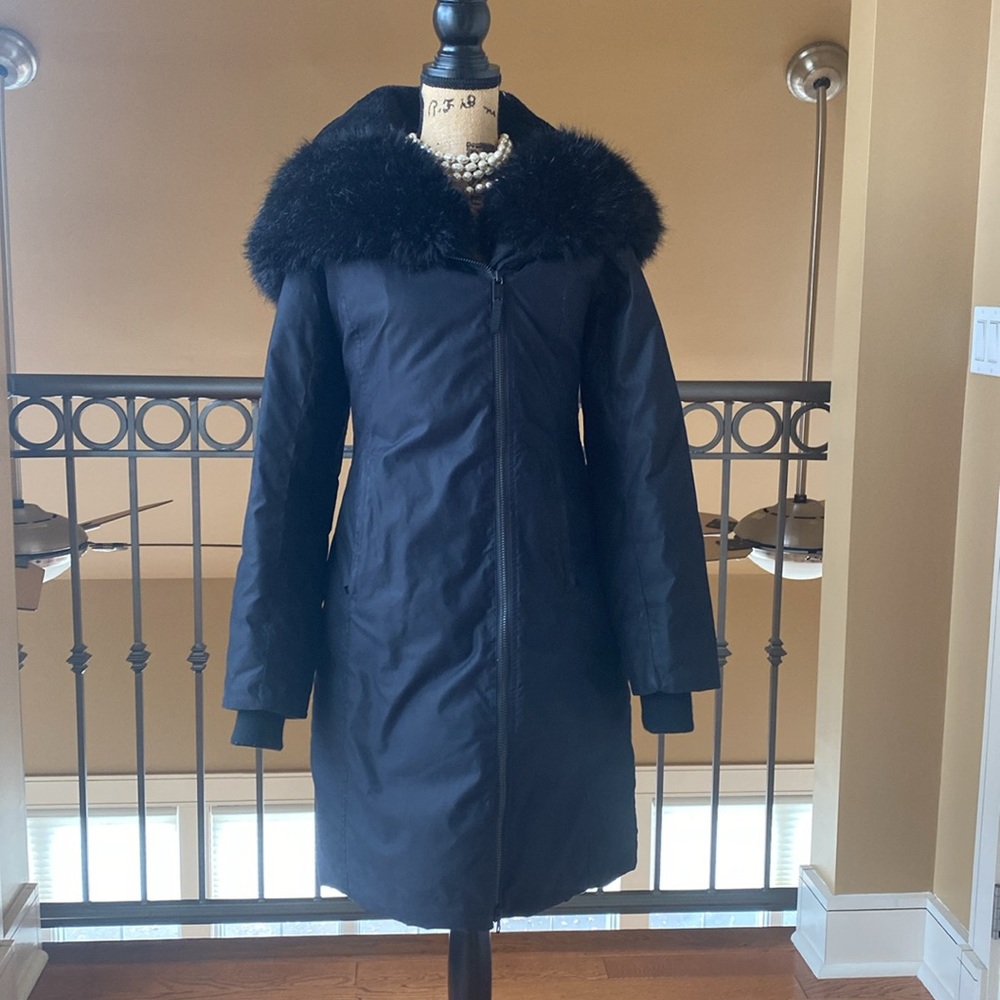 Babaton St. Moritz Parka size small black coat. EUC